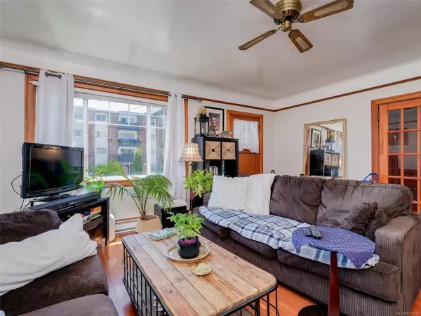 Esquimalt, BC V9A 4X2,866A Old Esquimalt Rd