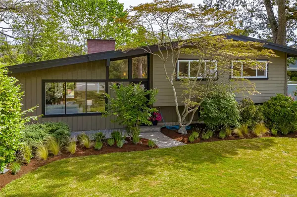 3515 Cardiff Pl,  Oak Bay,  BC V8P 4Z2