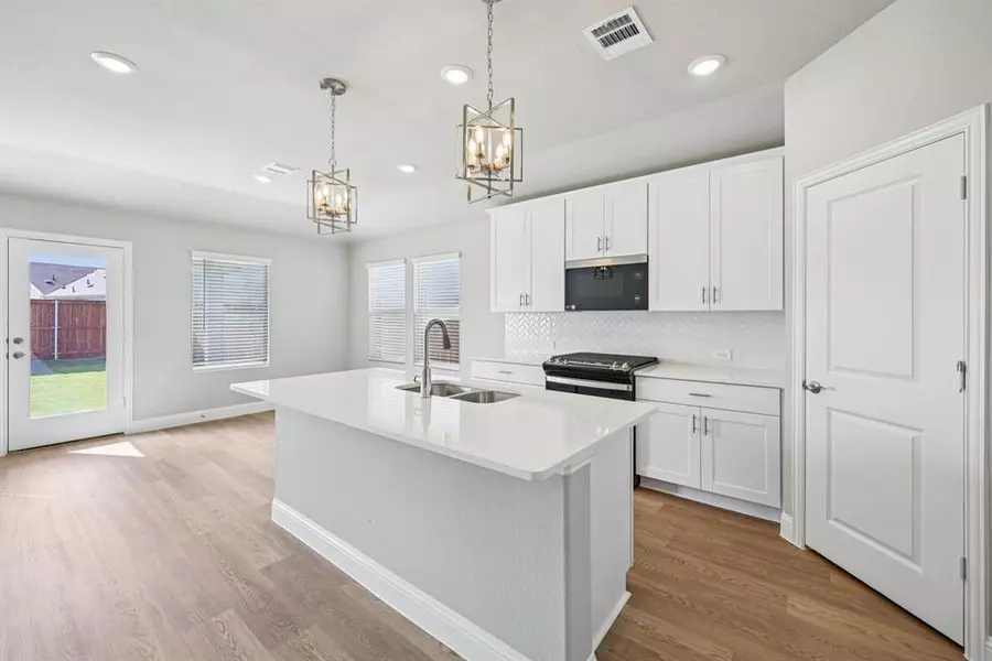 409 Midnight Oak Drive, Mckinney, TX 75069