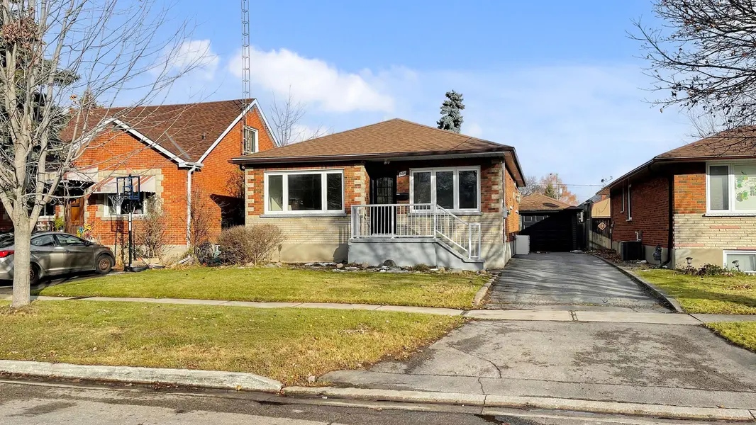 351 Lasalle AVE, Oshawa, ON L1H 5Y8
