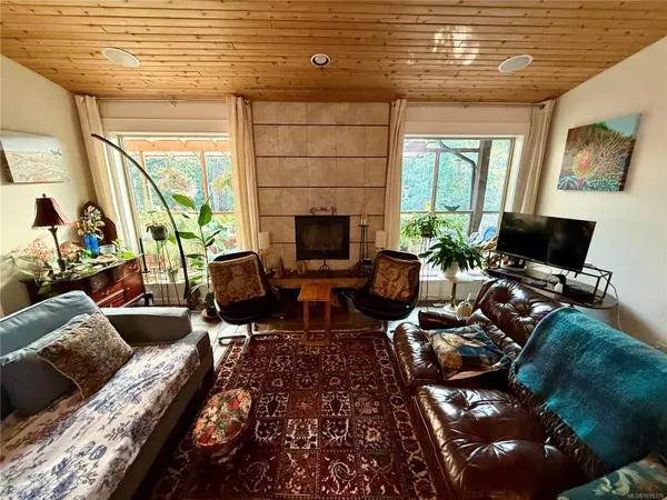 Pender Island, BC V0N 2M2,2623 Yardarm Rd