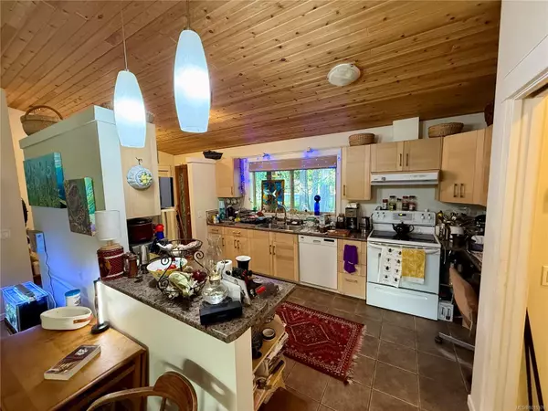 Pender Island, BC V0N 2M2,2623 Yardarm Rd