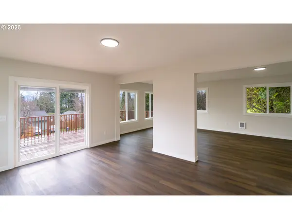 Stevenson, WA 98648,403 NW ROSELAWN ST