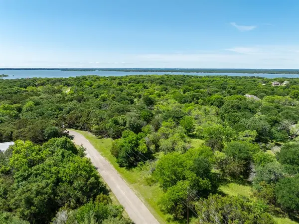 17145 Woodlawn Drive, Whitney, TX 76692