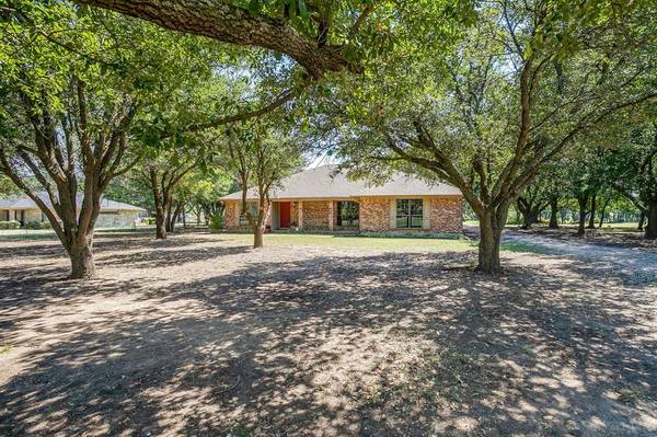 1909 Floyd Hampton Road,  Crowley,  TX 76036