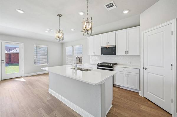 409 Midnight Oak Drive, Mckinney, TX 75069