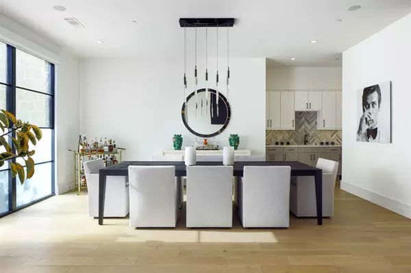 Dallas, TX 75225,6741 Prestonshire Lane