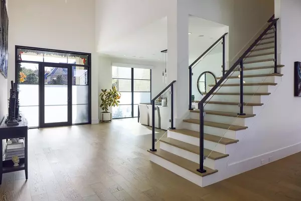 Dallas, TX 75225,6741 Prestonshire Lane