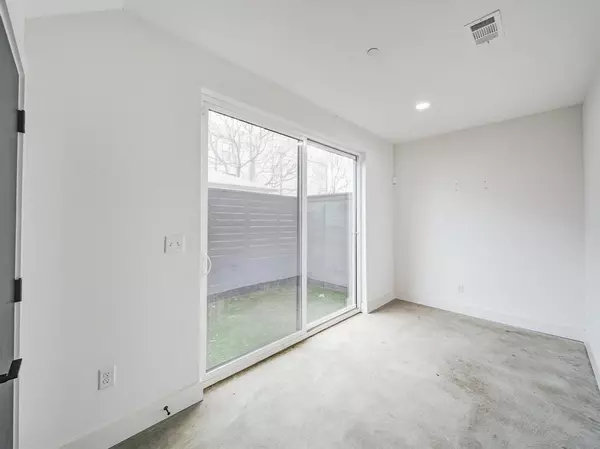 Dallas, TX 75219,2916 Hawthorne Avenue #102