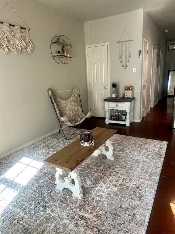 215 Price Lane, Weatherford, TX 76085