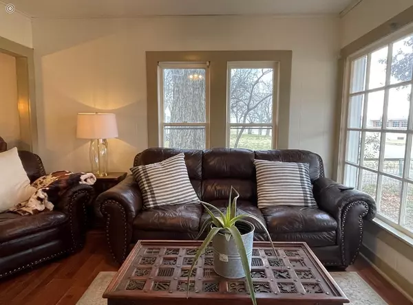 Olney, TX 76374,301 S Ave. H