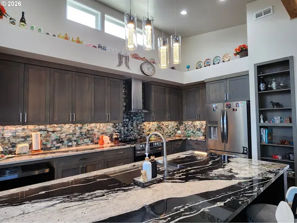 Bandon, OR 97411,617 WINDCREST DR