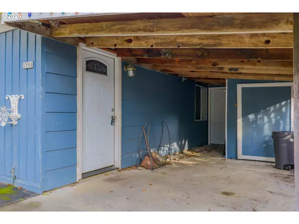 Coquille, OR 97423,1594 N HEMLOCK ST