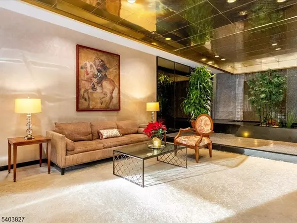 Verona Twp., NJ 07044,2 Claridge Dr #8IE