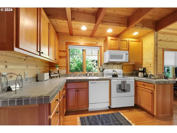 Mc Kenzie Bridge, OR 97413,56411 MCKENZIE HWY #6