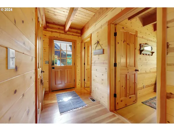 Mc Kenzie Bridge, OR 97413,56411 MCKENZIE HWY #6