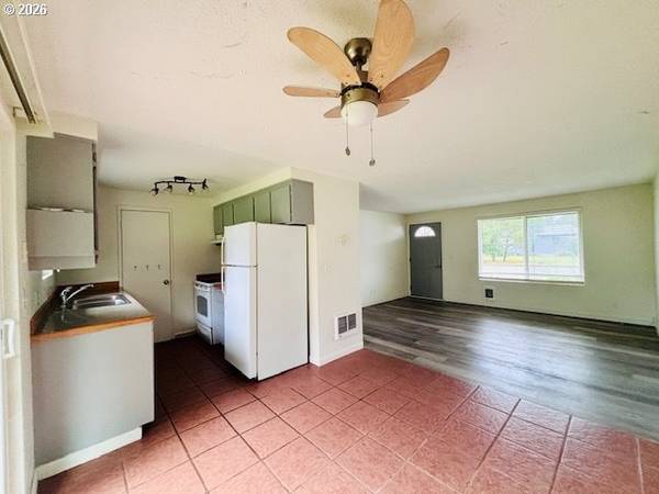 Florence, OR 97439,1940 WILLOW ST