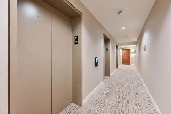 Toronto C15, ON M2K 0H1,85 McMahon DR #3808