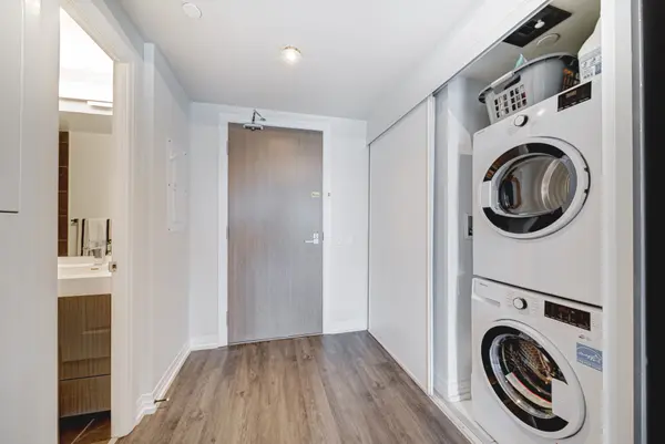 Toronto C08, ON M5B 0C3,251 Jarvis ST #3809