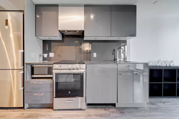 Toronto C08, ON M5B 0C3,251 Jarvis ST #3809