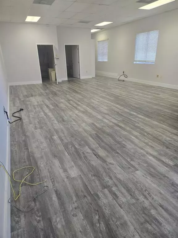 Weston, FL 33326,1950 N Commerce Pkwy #6