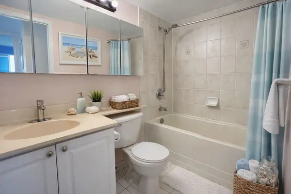 Mississauga, ON L5M 7R8,4879 Kimbermount AVE #810