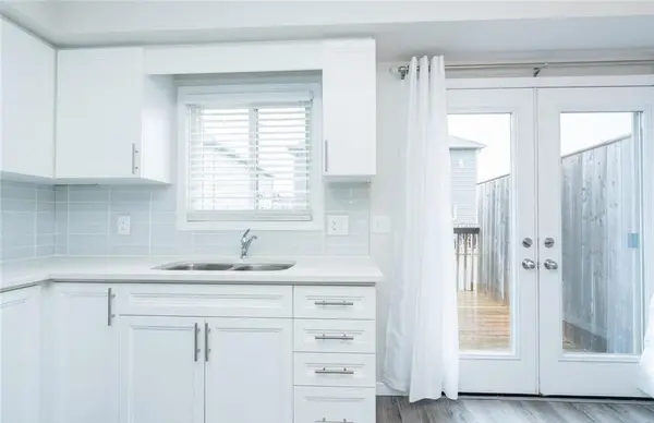 London South, ON N6L 0C7,3200 Singleton AVE #Unit #76