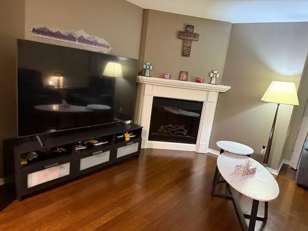 Kanata, ON K2M 3A4,390 CROWNRIDGE DR N