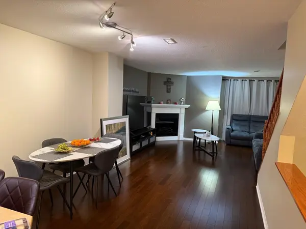 Kanata, ON K2M 3A4,390 CROWNRIDGE DR N