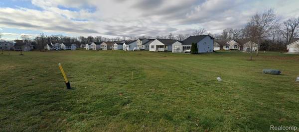 5152 SANDALWOOD CIR, Grand Blanc, MI 48439