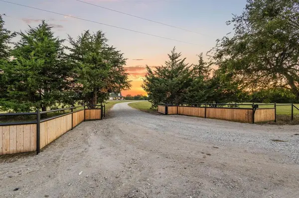 Leonard, TX 75452,5715 County Road 1137