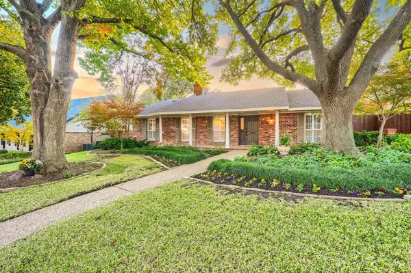 11933 Midlake Drive,  Dallas,  TX 75218