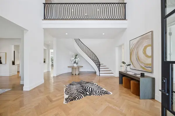 Dallas, TX 75229,4831 S Lindhurst Avenue