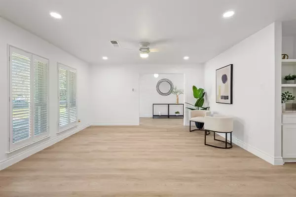 Dallas, TX 75248,7938 Hillfawn Circle