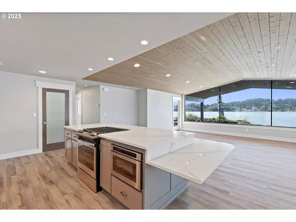 Otis, OR 97368,2997 NE LOOP DR