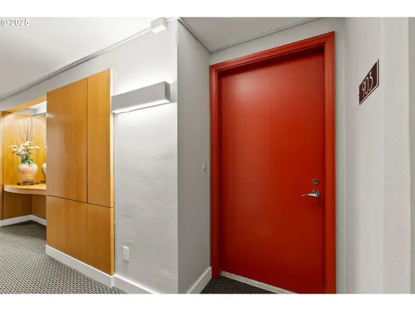 Portland, OR 97205,2211 SW PARK PL #903