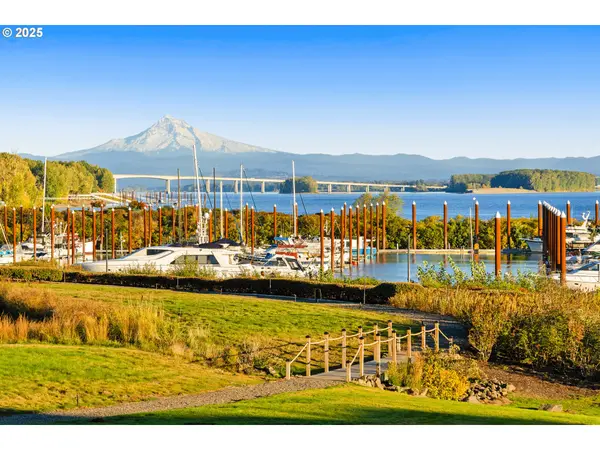 Vancouver, WA 98661,5421 SE SCENIC LN #200