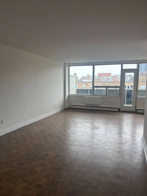 Toronto C04, ON M5N 1N3,650 Briar Hill AVE #711