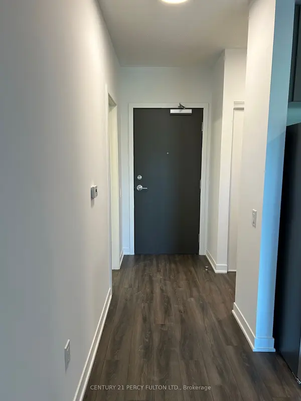 Oshawa, ON L1L 0W9,385 ARCTIC RED DR #110