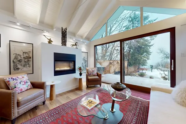 3 Dault RD, Toronto E06, ON M1N 1E6