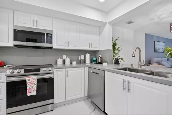 North Lauderdale, FL 33068,2080 Champions Way #2080