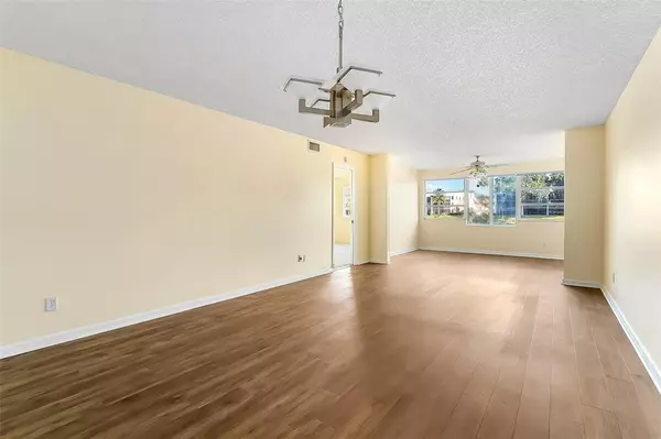 Tamarac, FL 33321,7334 Devon Dr #108