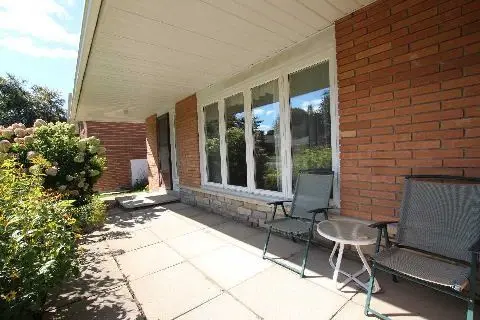 Markham, ON L3R 1S6,73 Fred Varley DR