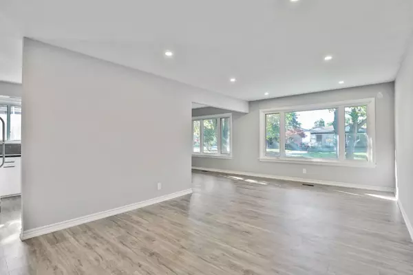 Hamilton, ON L8T 4E9,275 Southwood DR