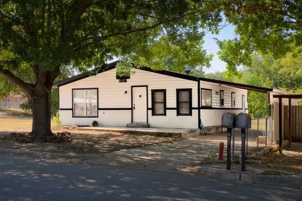 8437 Redonda Street, White Settlement, TX 76108