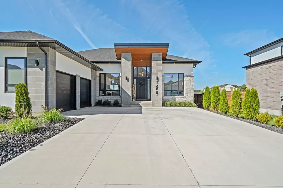 3455 Grand Oak XING, London South, ON N6P 0G7