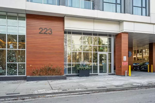 Toronto C02, ON M4V 0A5,223 St Clair AVE W #317