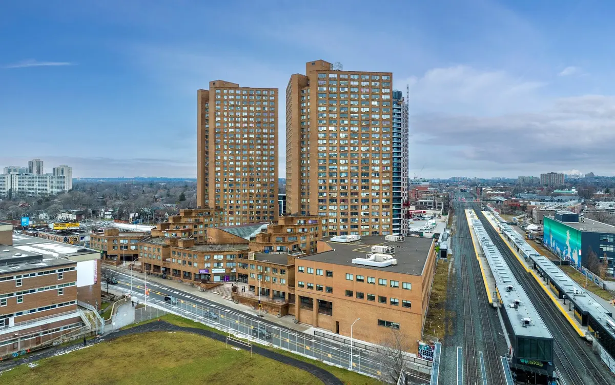 Toronto W02, ON M6P 4A9,2340 Dundas ST #G-37