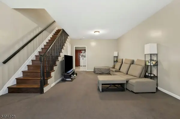 Jersey City, NJ 07306,15 Wales Ave