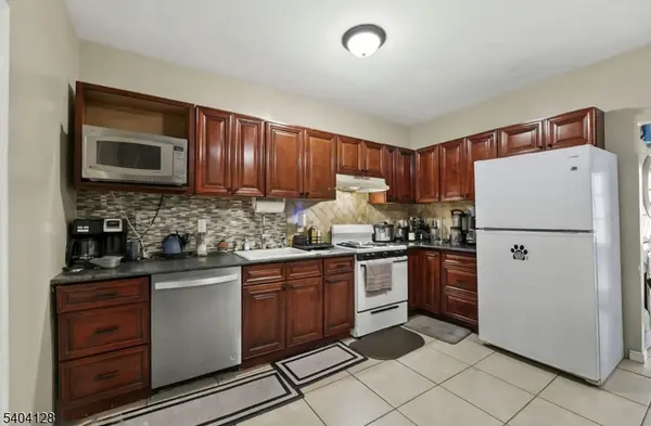 Jersey City, NJ 07306,15 Wales Ave